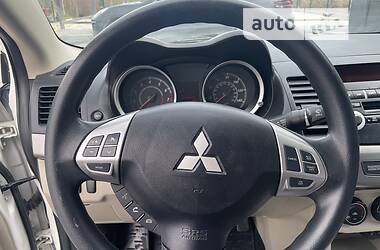 Седан Mitsubishi Lancer 2013 в Львові