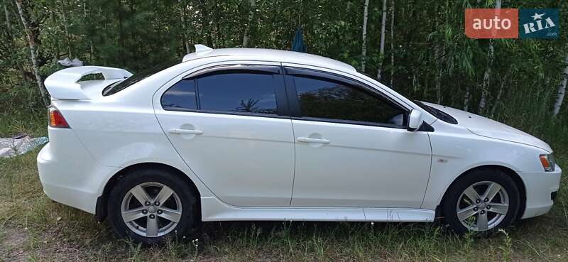Седан Mitsubishi Lancer 2011 в Кролевце