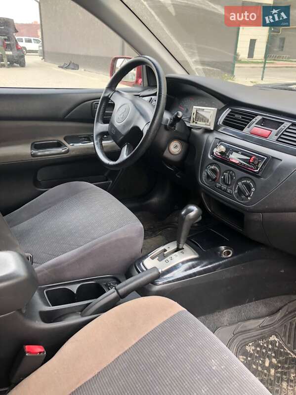 Седан Mitsubishi Lancer 2004 в Ивано-Франковске