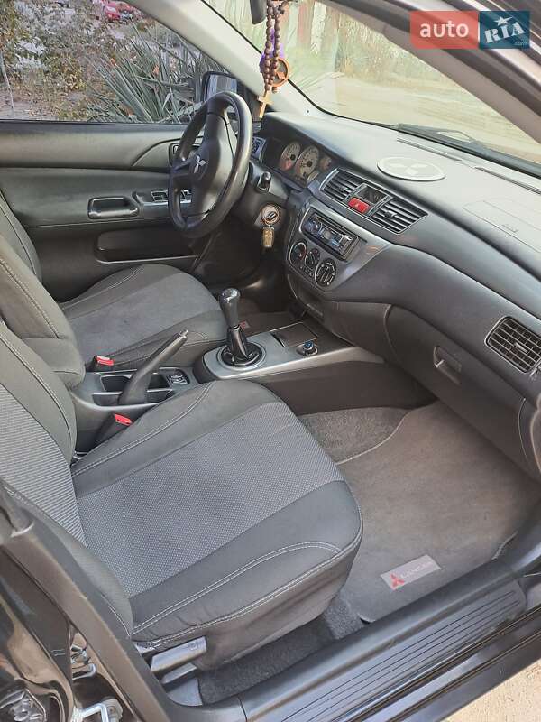 Седан Mitsubishi Lancer 2006 в Измаиле