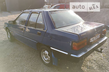 Седан Mitsubishi Lancer 1985 в 
