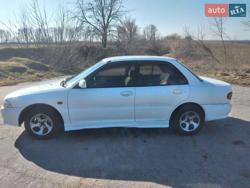 Седан Mitsubishi Lancer 1995 в Киеве фото 5 Седан Mitsubishi Lancer 1995 в Киеве