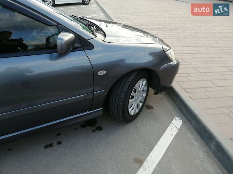 Седан Mitsubishi Lancer 2005 в Мукачевому