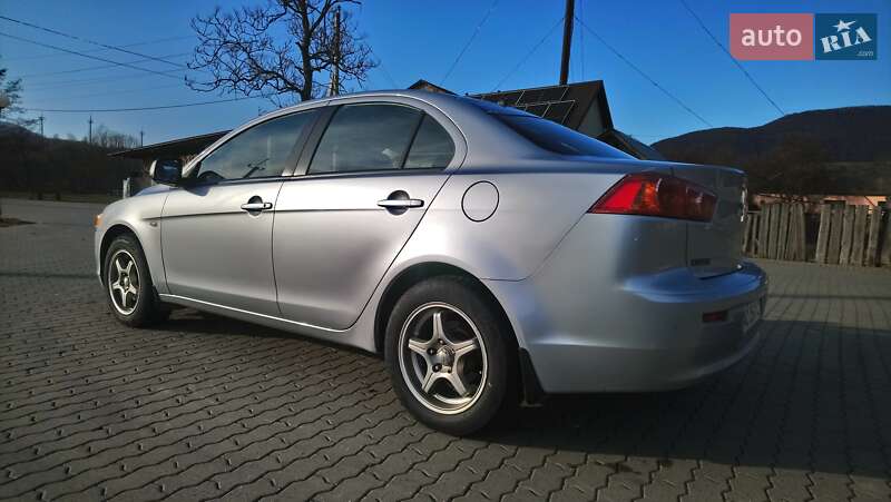 Седан Mitsubishi Lancer 2007 в Сваляві