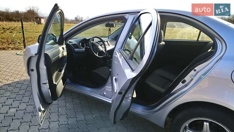 Седан Mitsubishi Lancer 2007 в Сваляві
