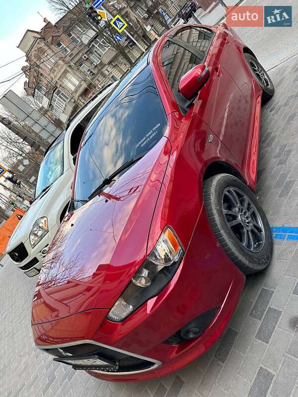 Седан Mitsubishi Lancer 2014 в Днепре