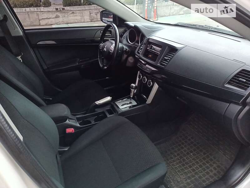 Седан Mitsubishi Lancer 2016 в Дніпрі
