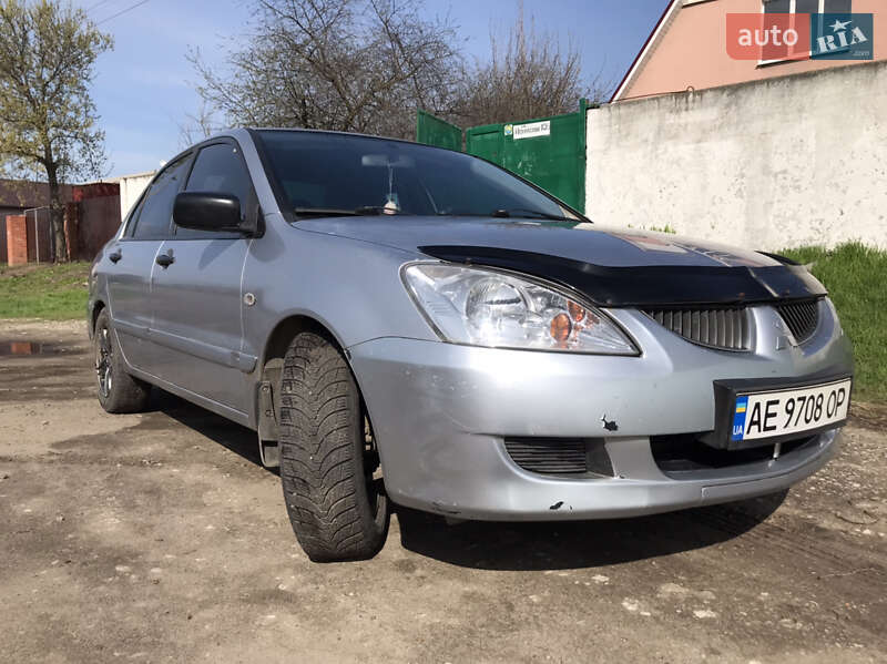 Седан Mitsubishi Lancer 2004 в Днепре