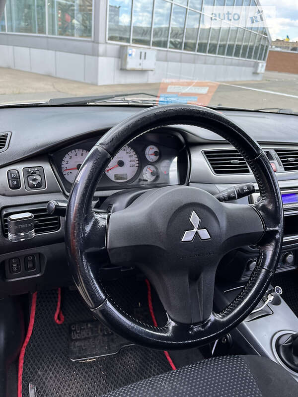 Седан Mitsubishi Lancer 2006 в Корце