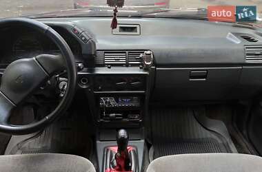 Седан Mitsubishi Lancer 1990 в 