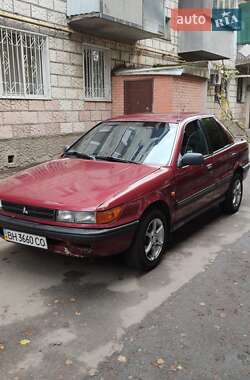 Седан Mitsubishi Lancer 1990 в 