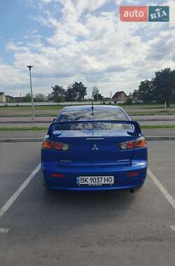 Седан Mitsubishi Lancer 2016 в Сарнах
