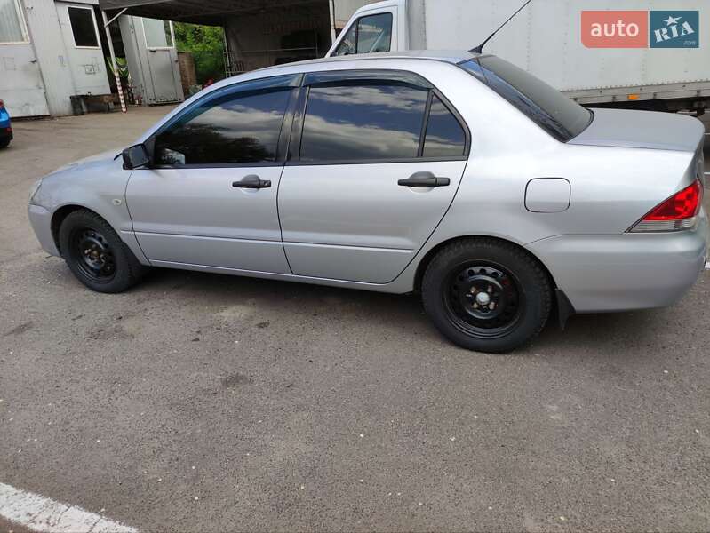 Седан Mitsubishi Lancer 2004 в Кривом Роге