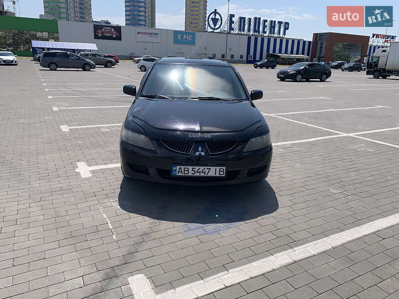 Седан Mitsubishi Lancer 2004 в Одессе