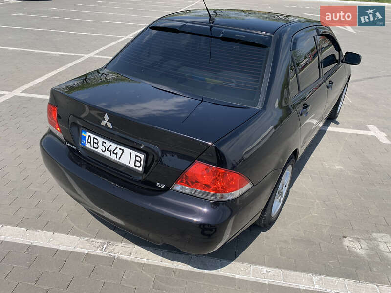Седан Mitsubishi Lancer 2004 в Одессе