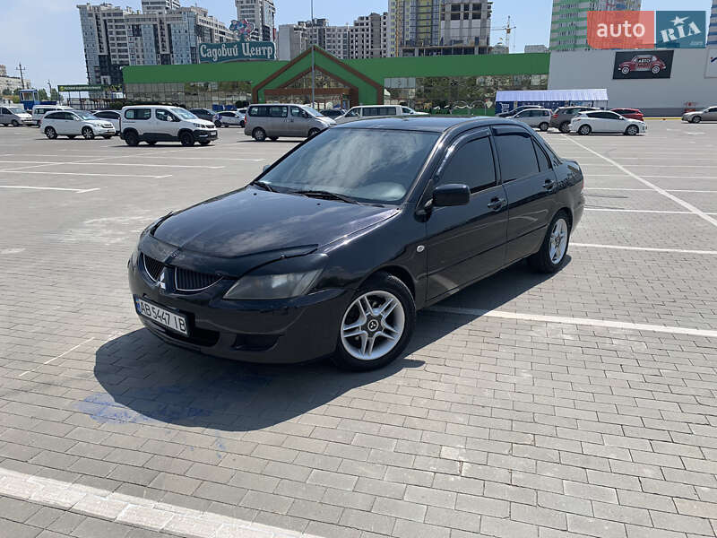 Седан Mitsubishi Lancer 2004 в Одессе