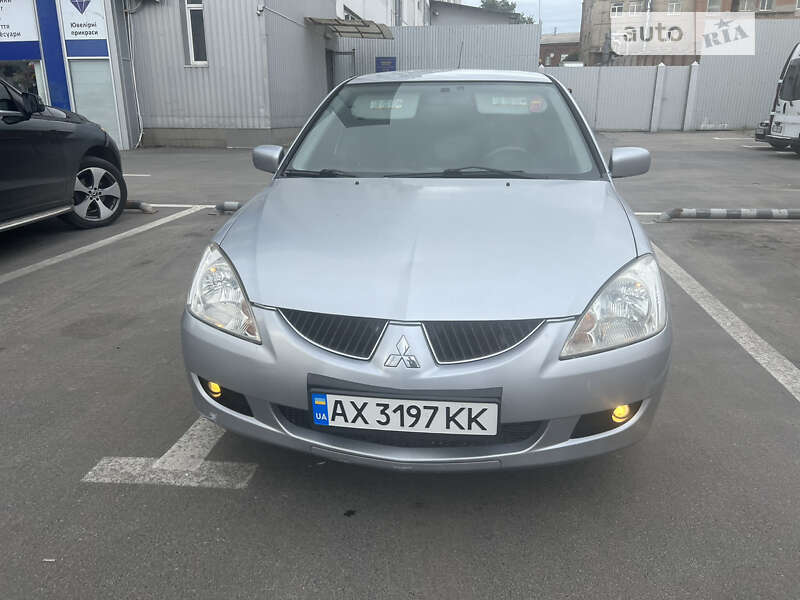 Седан Mitsubishi Lancer 2004 в Харькове