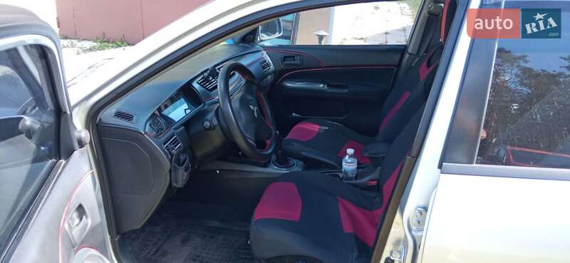 Седан Mitsubishi Lancer 2006 в Киеве фото 5 Седан Mitsubishi Lancer 2006 в Киеве