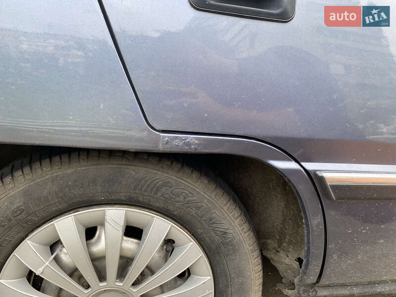 Седан Mitsubishi Lancer 1984 в Києві