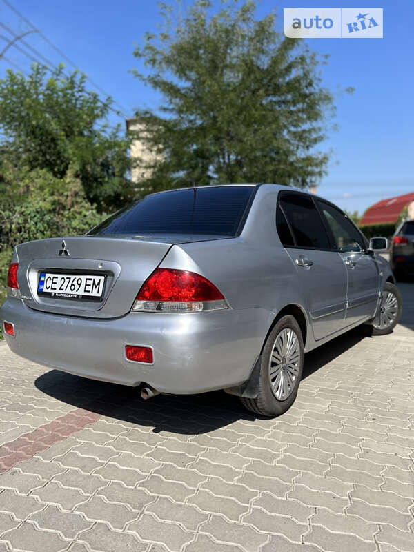 Седан Mitsubishi Lancer 2005 в Черновцах