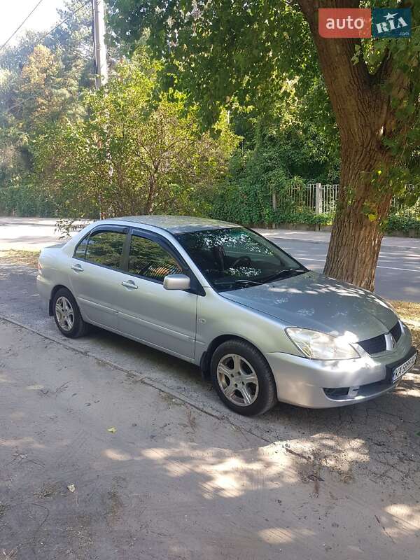 Седан Mitsubishi Lancer 2007 в Киеве