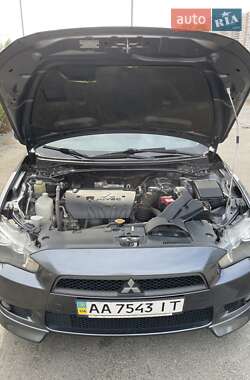 Седан Mitsubishi Lancer 2009 в Киеве