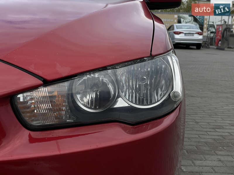 Седан Mitsubishi Lancer 2009 в Киеве