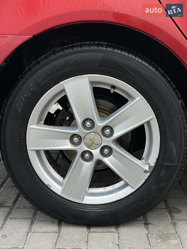 Седан Mitsubishi Lancer 2009 в Киеве