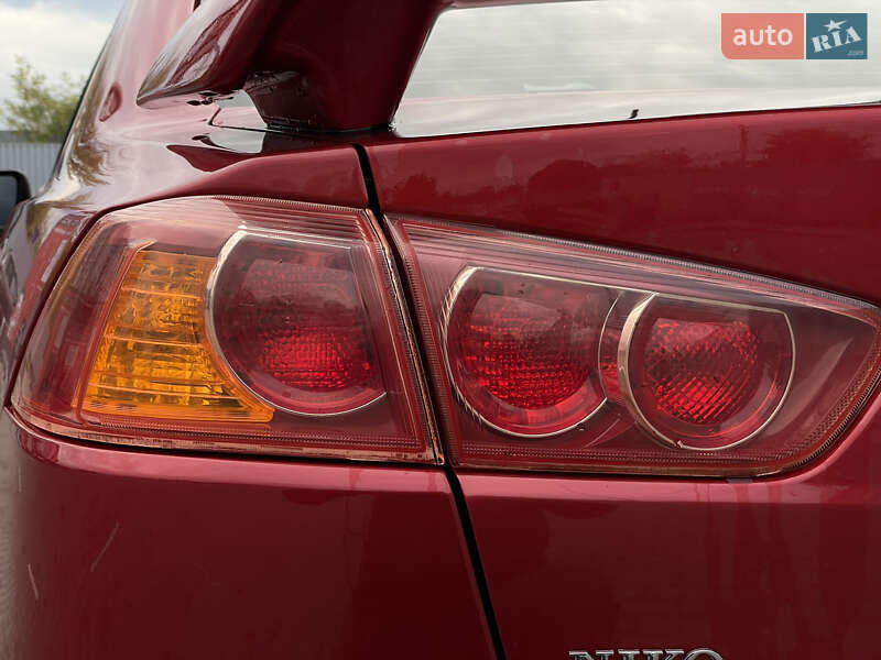 Седан Mitsubishi Lancer 2009 в Киеве