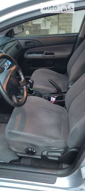 Седан Mitsubishi Lancer 2005 в Хмельницком