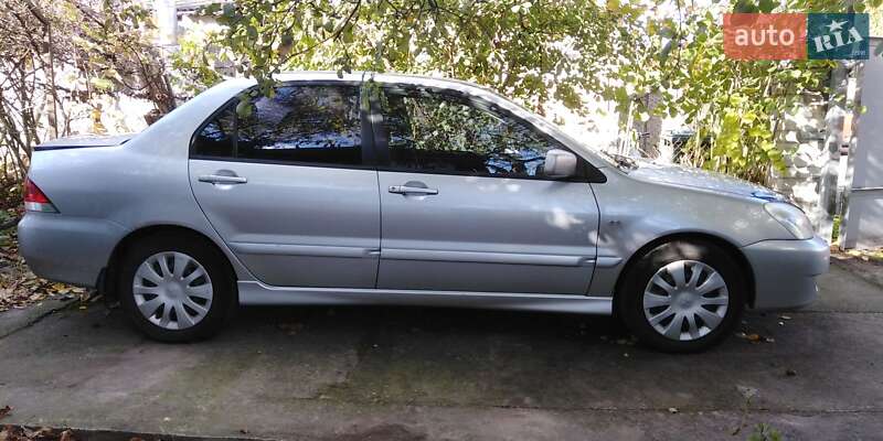 Седан Mitsubishi Lancer 2005 в Черкассах