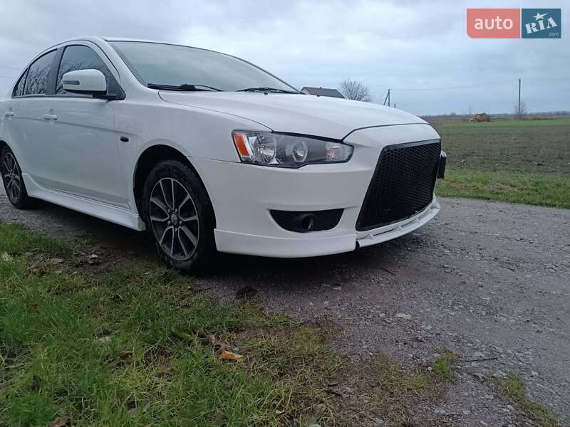 Седан Mitsubishi Lancer 2016 в Кривому Озері