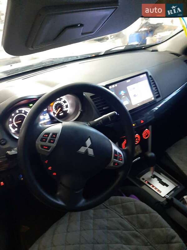 Седан Mitsubishi Lancer 2016 в Кривому Озері