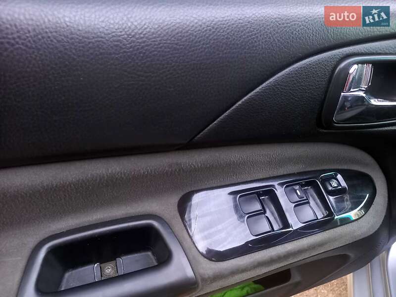 Седан Mitsubishi Lancer 2003 в Черкассах
