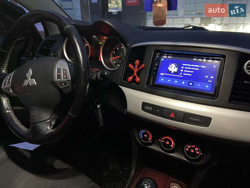 Седан Mitsubishi Lancer 2008 в Карловке