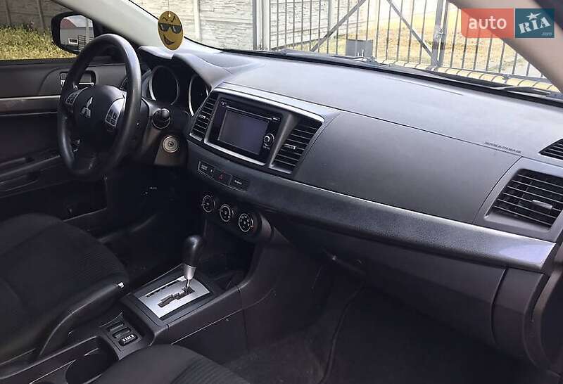 Седан Mitsubishi Lancer 2015 в Івано-Франківську