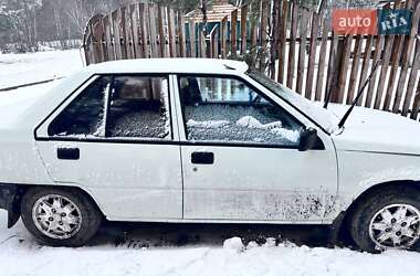 Седан Mitsubishi Lancer 1987 в Новомосковске
