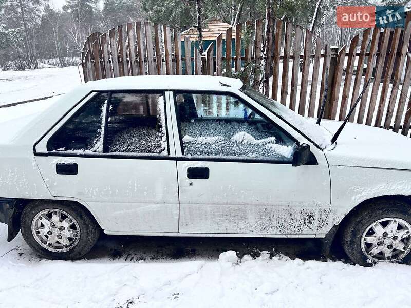 Седан Mitsubishi Lancer 1987 в Новомосковске