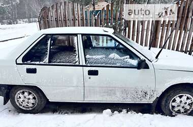 Седан Mitsubishi Lancer 1987 в Новомосковську