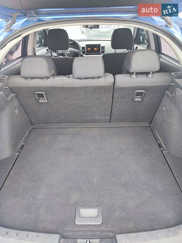 Хэтчбек Mitsubishi Lancer 2010 в Киеве