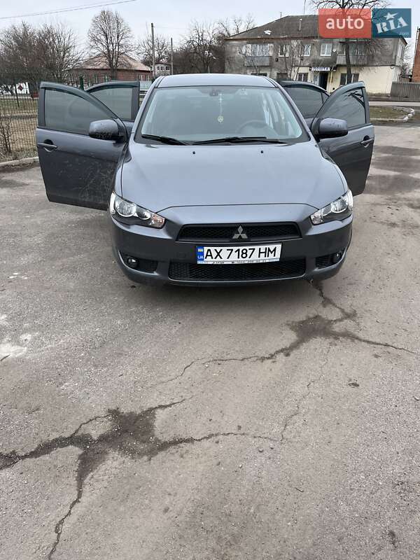 Седан Mitsubishi Lancer 2011 в Харькове