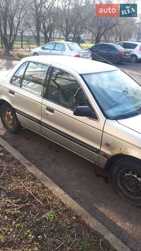 Седан Mitsubishi Lancer 1991 в Ивано-Франковске