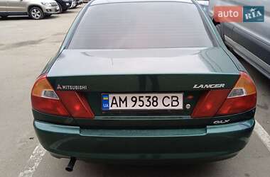 Седан Mitsubishi Lancer 2000 в 