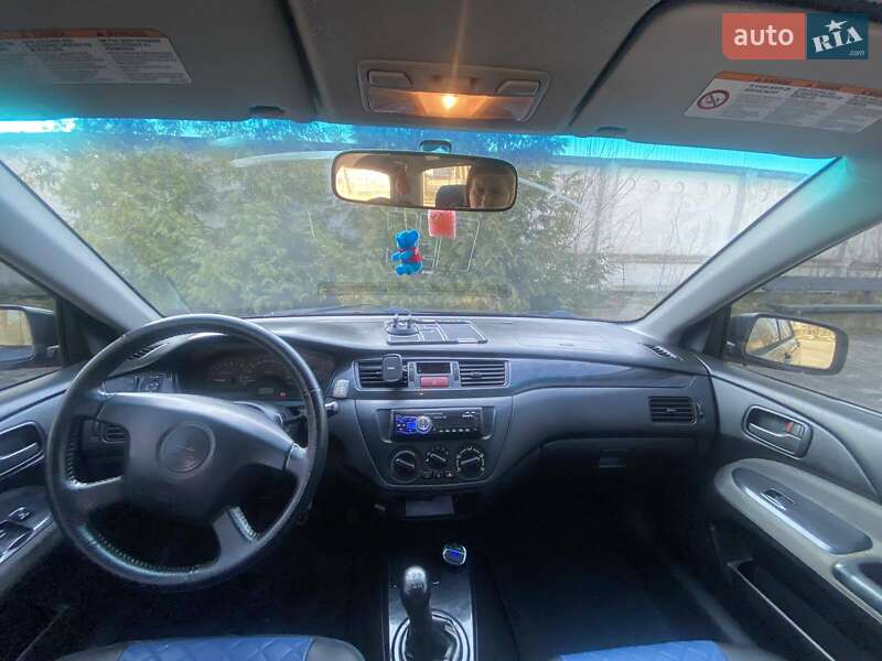 Седан Mitsubishi Lancer 2004 в Львове фото 2 Седан Mitsubishi Lancer 2004 в Львове