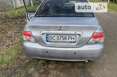 Седан Mitsubishi Lancer 2004 в Мостиске