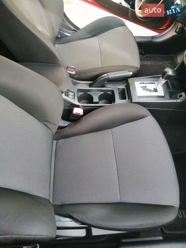 Седан Mitsubishi Lancer 2009 в Киеве