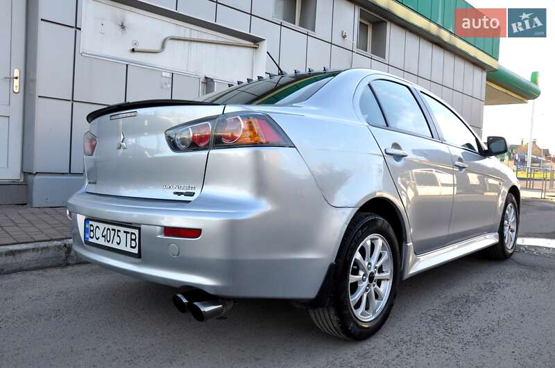 Седан Mitsubishi Lancer 2011 в Львове