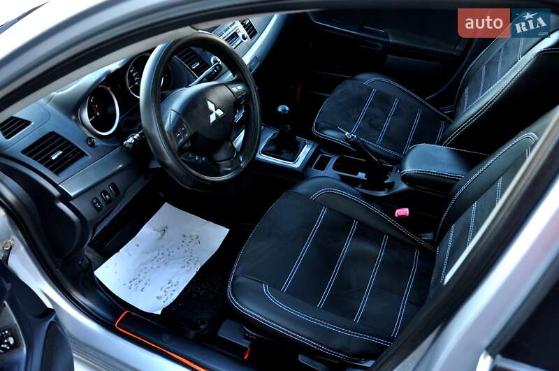 Седан Mitsubishi Lancer 2011 в Львове