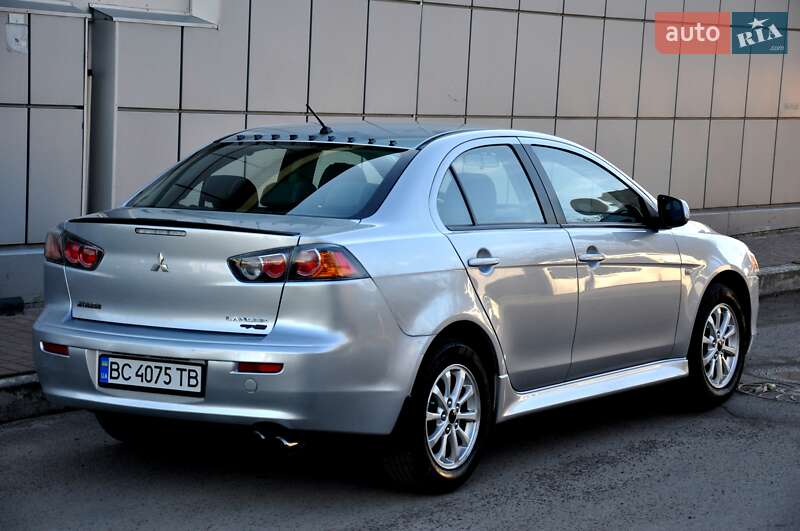 Седан Mitsubishi Lancer 2011 в Львове