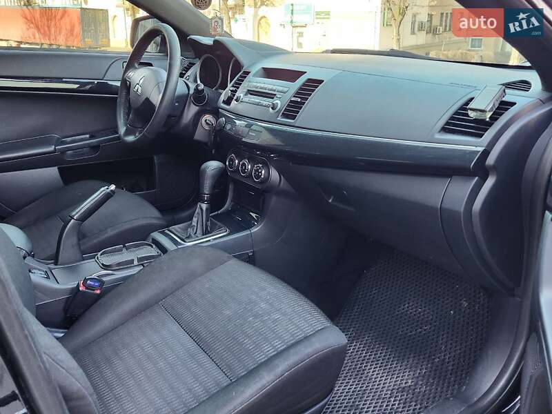 Седан Mitsubishi Lancer 2012 в Кам'янському